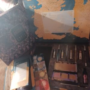 Urban Decay Game of Thrones Pallet